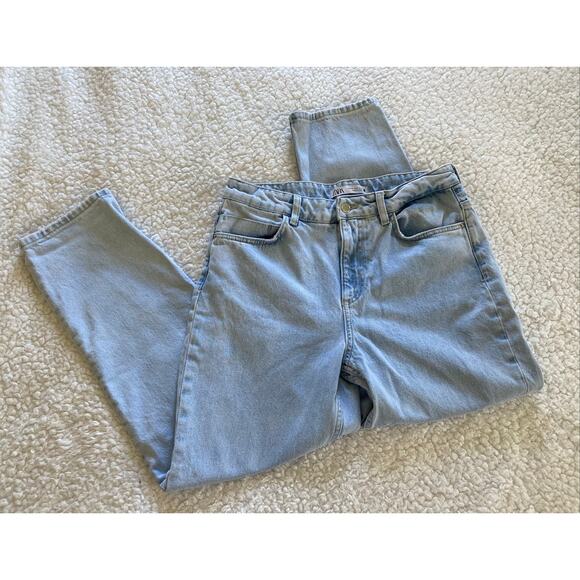 Zara Women's High Rise Mom Denim Jeans, tapered leg, light wash, size 8 - Picture 3 of 11